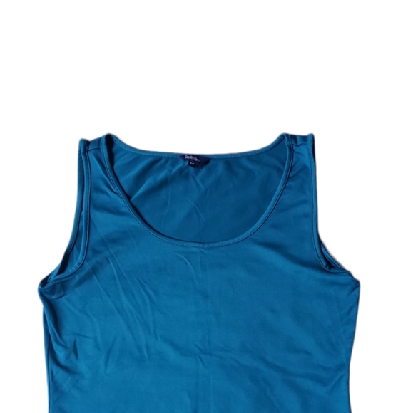 Silky shirt without sleeve - Picture 3 of 3